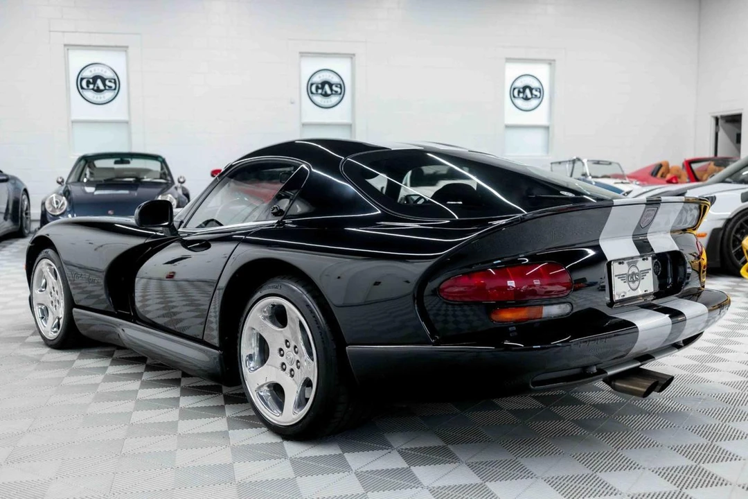 2000 Dodge Viper GTS 2nd Gen - Image 10 of 31