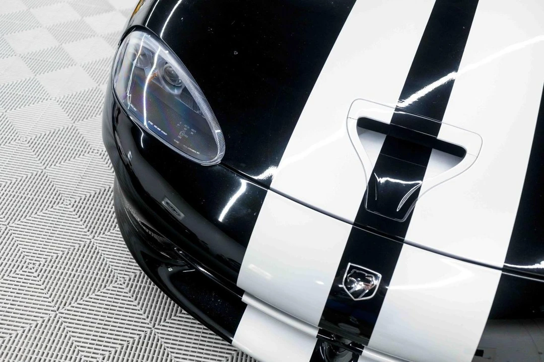 2000 Dodge Viper GTS 2nd Gen - Image 18 of 31