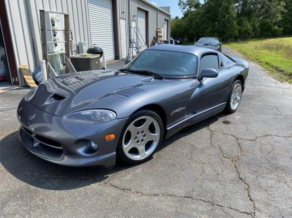 2000 Dodge Viper GTS 2nd Gen - Image 2 of 10