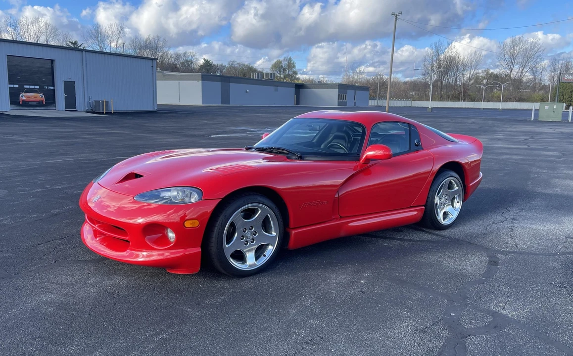 2000 Dodge Viper GTS 2nd Gen - Image 2 of 31