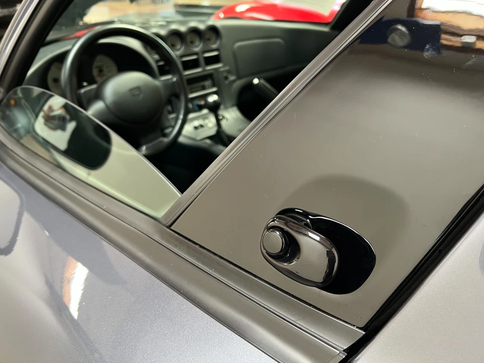 2000 Dodge Viper GTS 2nd Gen - Image 19 of 31