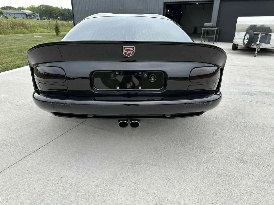 2000 Dodge Viper GTS 2nd Gen - Image 2 of 8