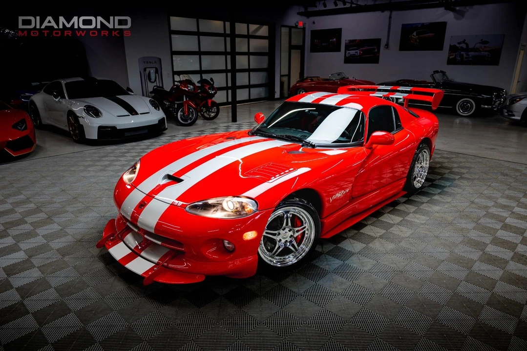 2000 Dodge Viper GTS 2nd Gen - Image 9 of 12
