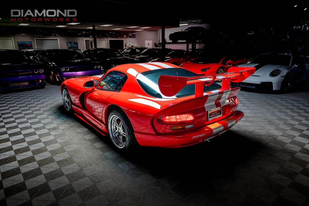 2000 Dodge Viper GTS 2nd Gen - Image 4 of 12