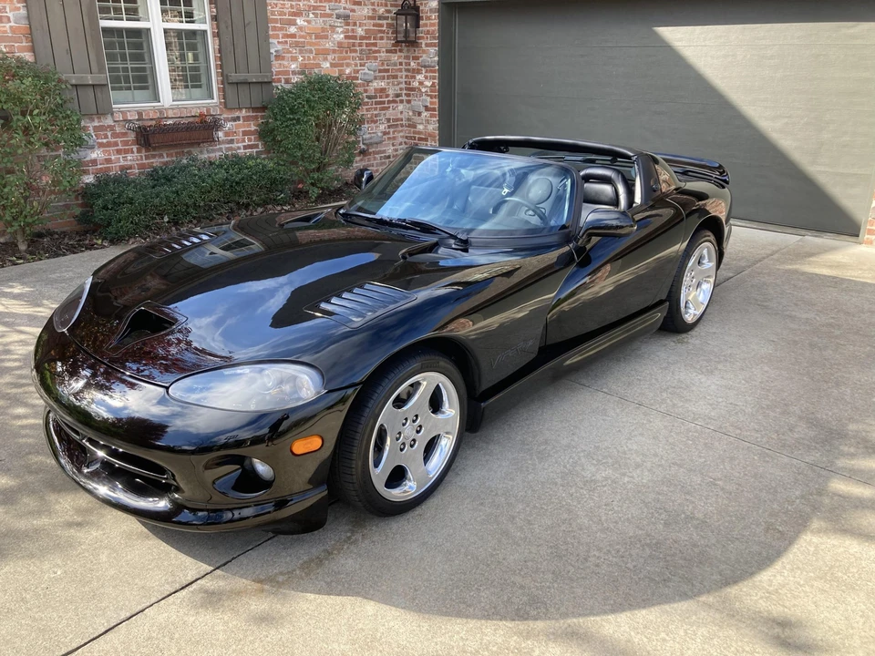 2000 Dodge Viper 2nd Gen - Image 2 of 31