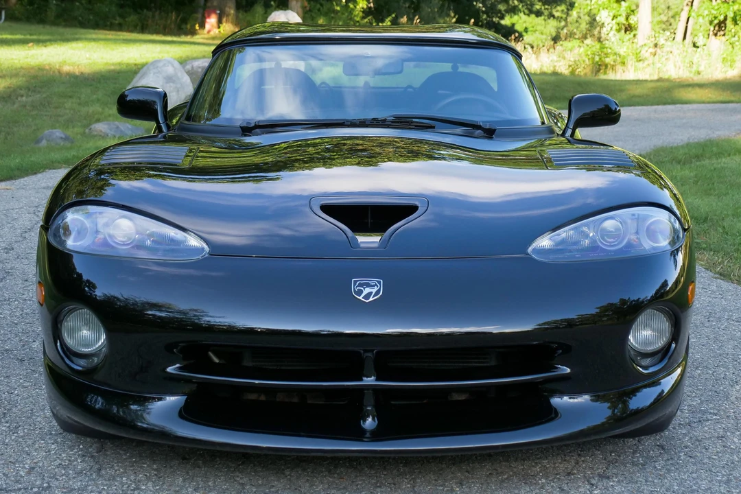 2000 Dodge Viper 2nd Gen - Image 2 of 31