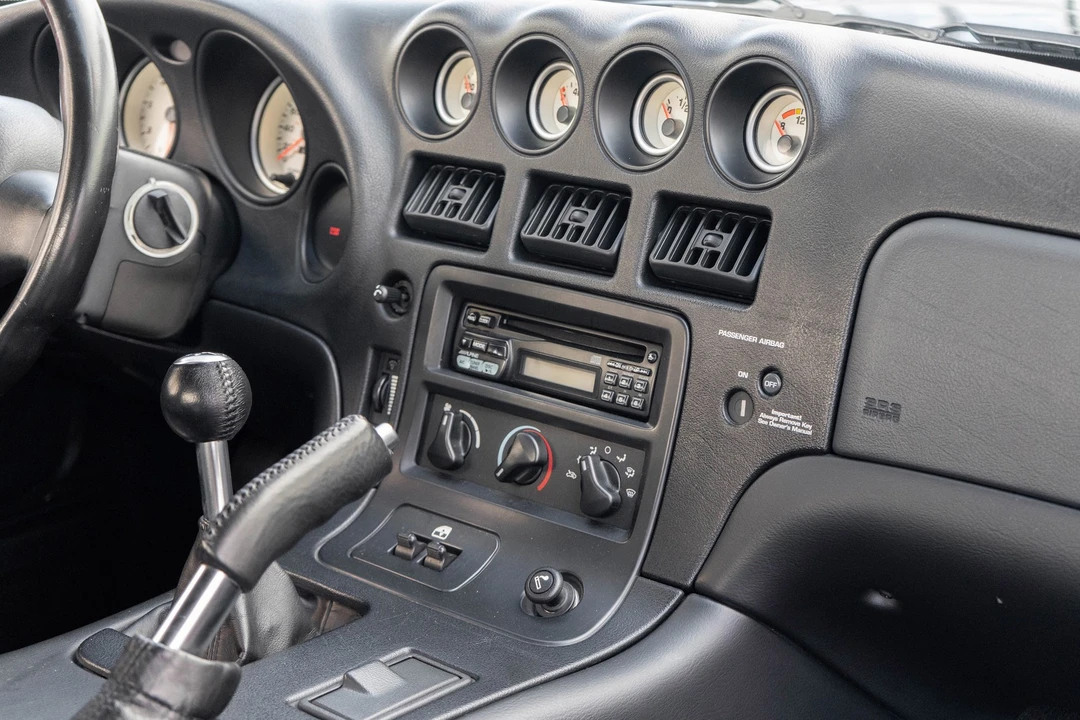2000 Dodge Viper 2nd Gen - Image 14 of 31