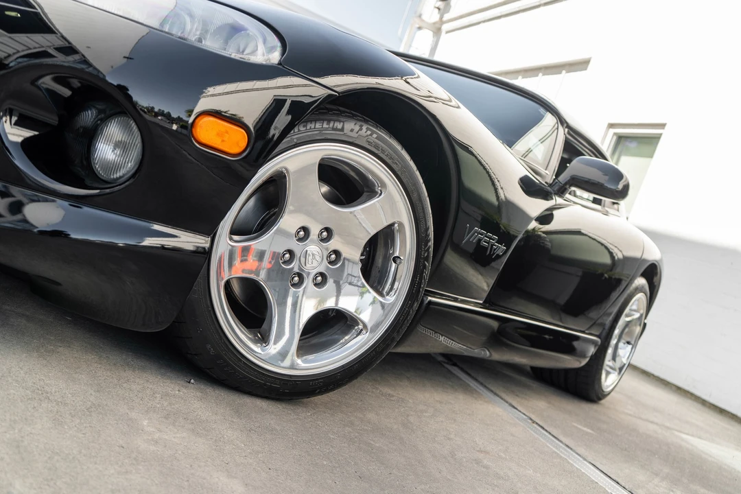 2000 Dodge Viper 2nd Gen - Image 3 of 31