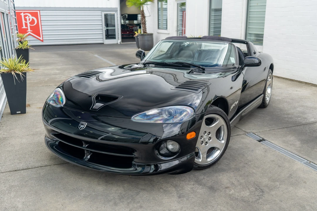 2000 Dodge Viper 2nd Gen - Image 2 of 31