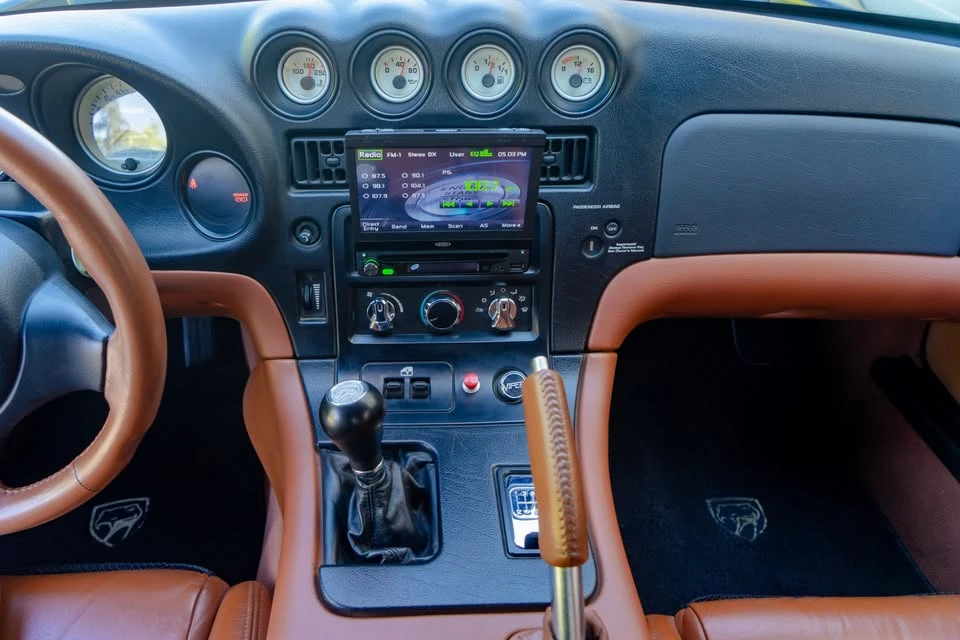 2000 Dodge Viper 2nd Gen - Image 16 of 20