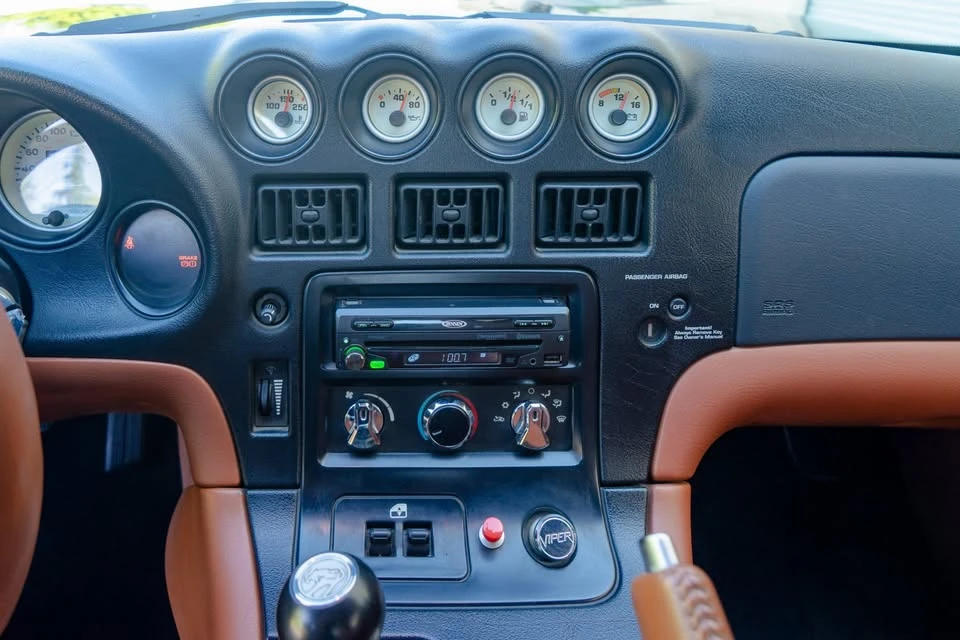 2000 Dodge Viper 2nd Gen - Image 15 of 20