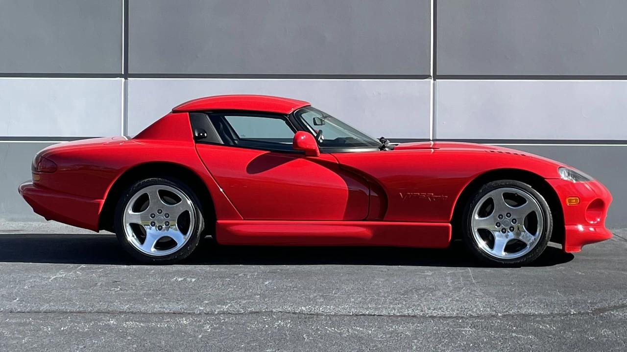 2000 Dodge Viper 2nd Gen - Image 2 of 20