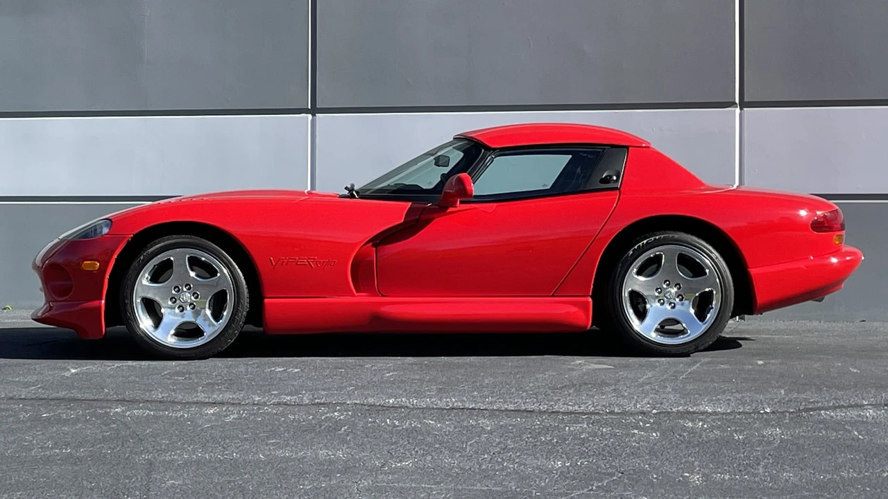 2000 Dodge Viper 2nd Gen - Image 17 of 20