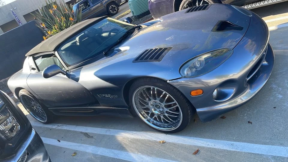 2000 Dodge Viper 2nd Gen - Image 2 of 6