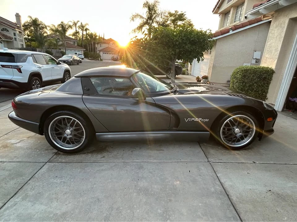 2000 Dodge Viper 2nd Gen - Image 2 of 10