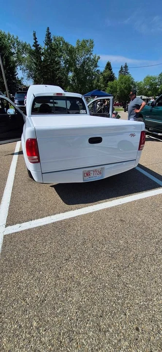 2000 Dodge Dakota 2nd Gen - Image 2 of 3
