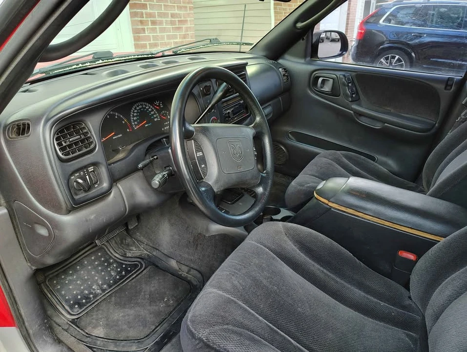 2000 Dodge Dakota 2nd Gen - Image 2 of 4