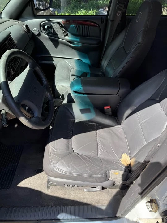 2000 Dodge Durango 1st Gen - Image 7 of 9