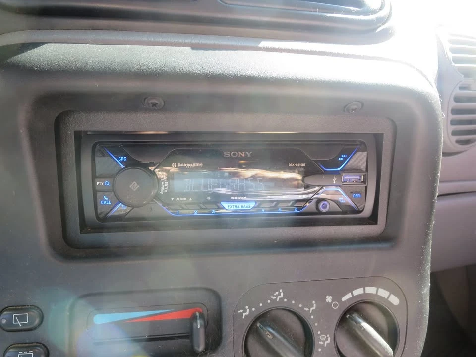 2000 Dodge Caravan - Image 7 of 11