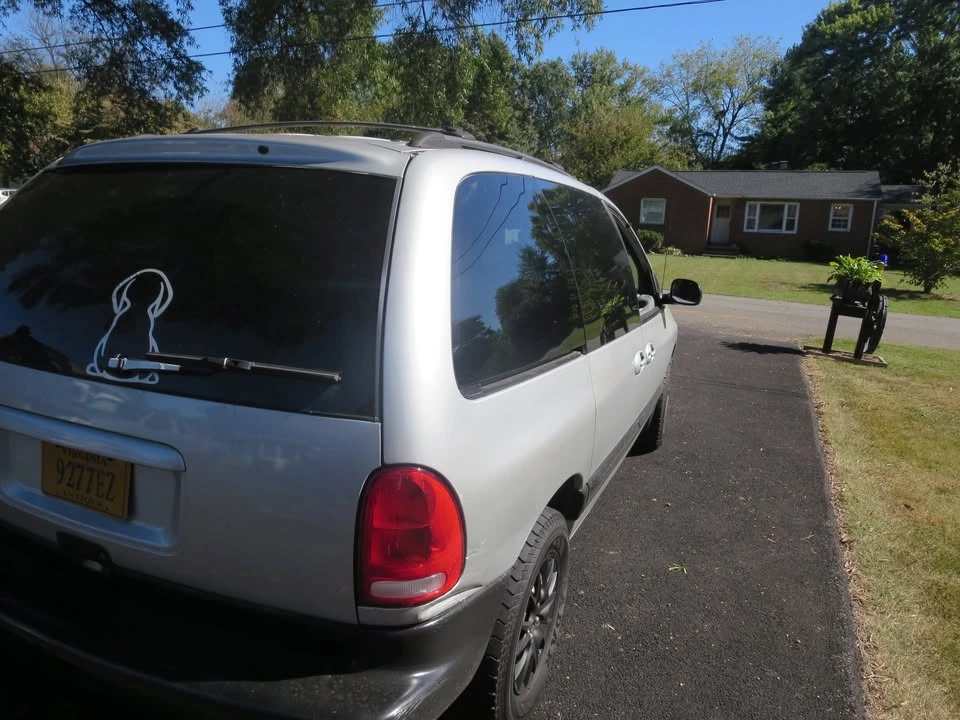 2000 Dodge Caravan - Image 4 of 11