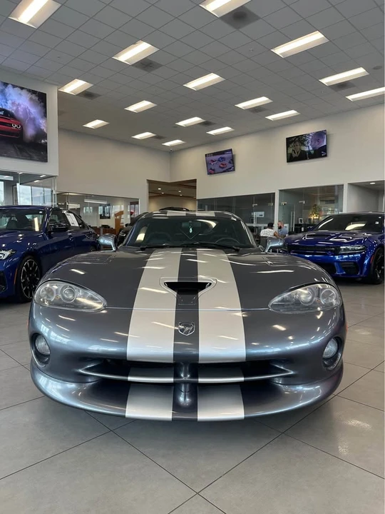 2000 Dodge Viper GTS 2nd Gen - Image 2 of 12