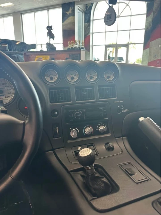 2000 Dodge Viper GTS 2nd Gen - Image 11 of 12