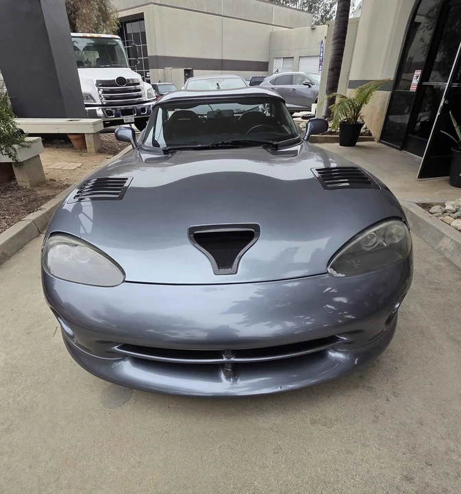 2000 Dodge Viper 2nd Gen - Image 2 of 16