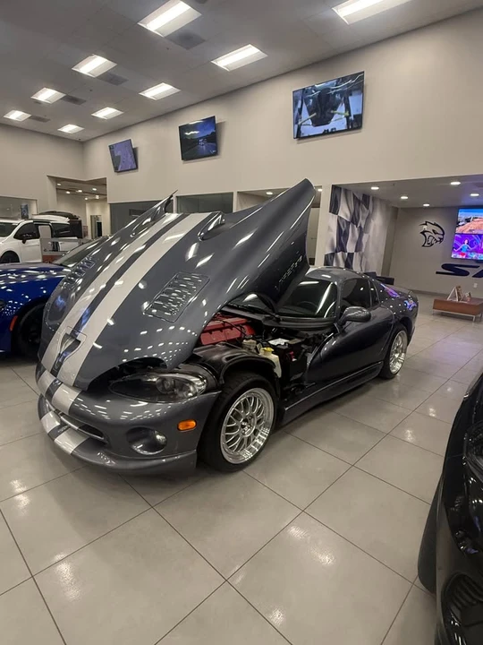 2000 Dodge Viper GTS 2nd Gen - Image 2 of 3