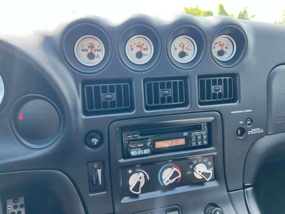 2000 Dodge Viper GTS 2nd Gen - Image 16 of 17