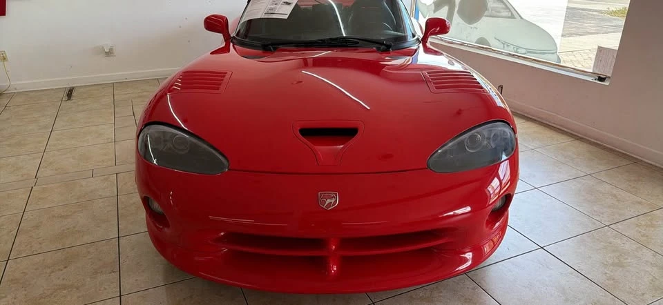 2000 Dodge Viper 2nd Gen - Image 2 of 10