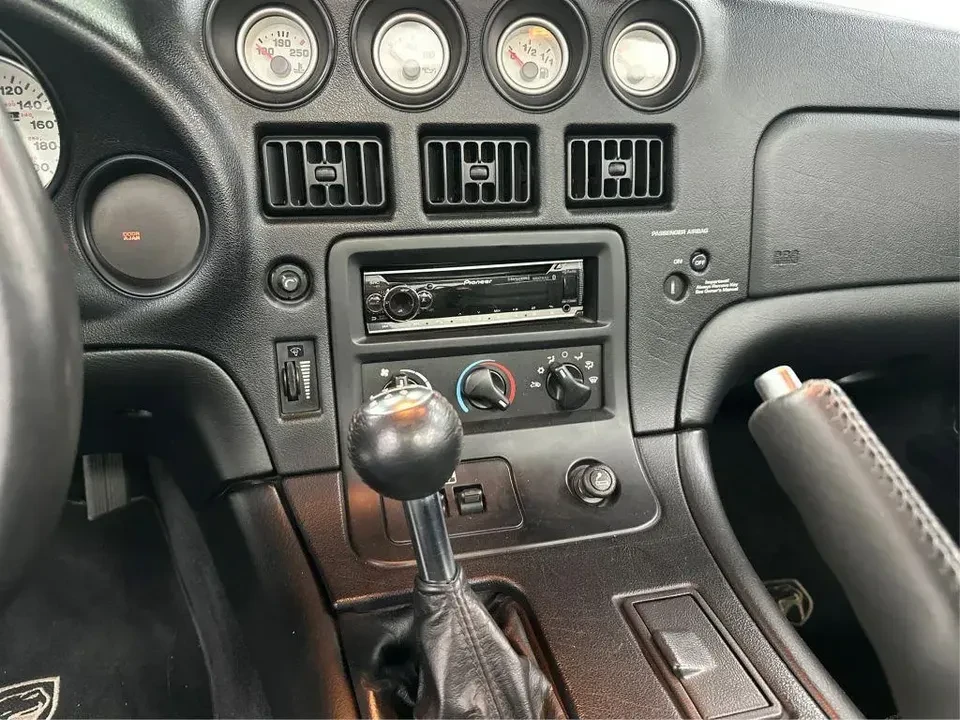 2000 Dodge Viper 2nd Gen - Image 13 of 18
