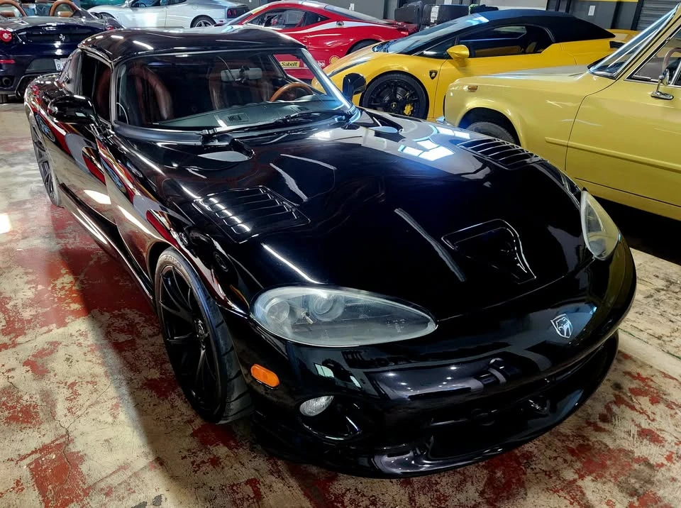 2000 Dodge Viper 2nd Gen - Image 2 of 16