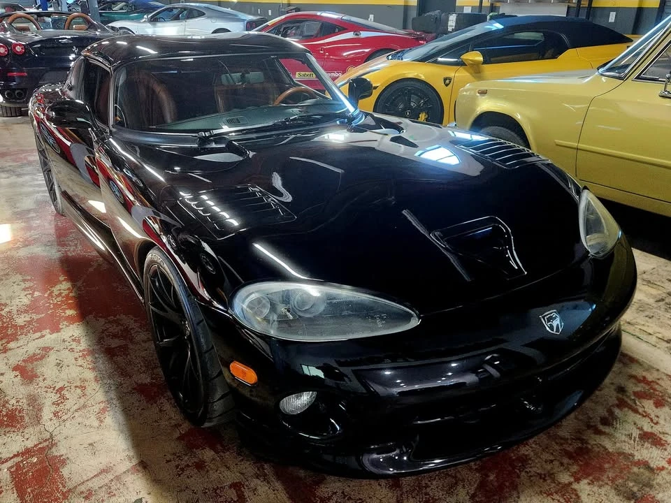 2000 Dodge Viper 2nd Gen - Image 2 of 17