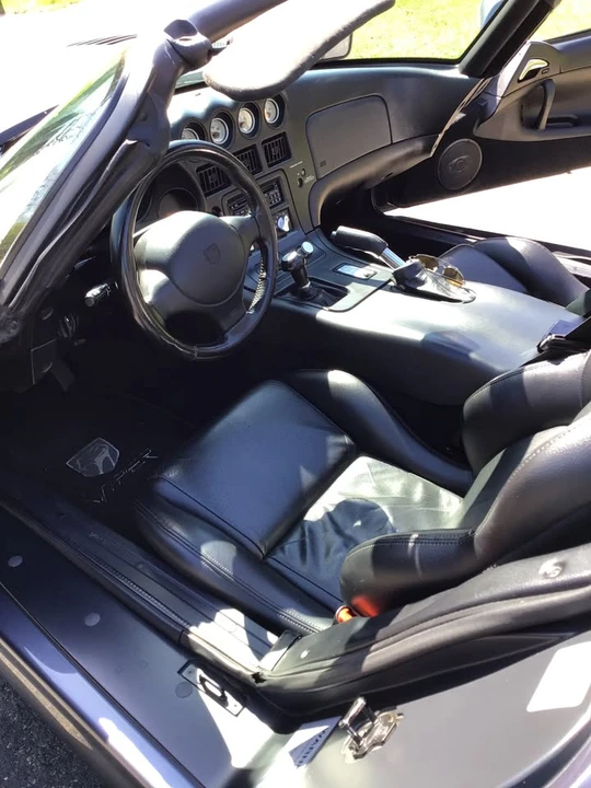 2000 Dodge Viper 2nd Gen - Image 2 of 5