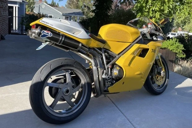 2000 Ducati 748 - Image 3 of 7