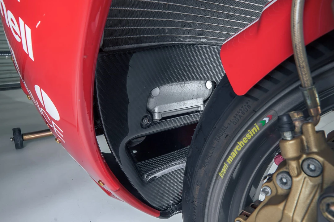 2000 Ducati 748 - Image 16 of 31