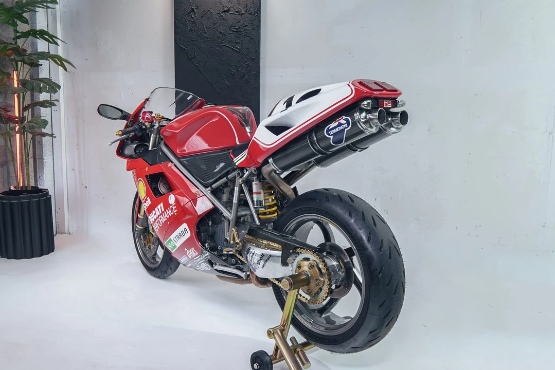 2000 Ducati 748 - Image 7 of 31