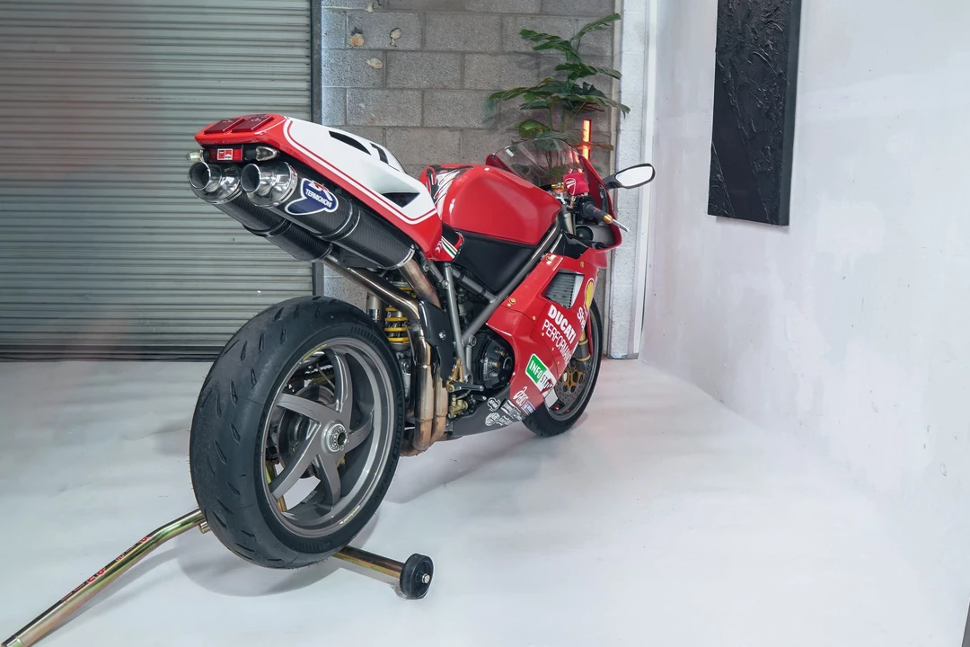 2000 Ducati 748 - Image 9 of 31