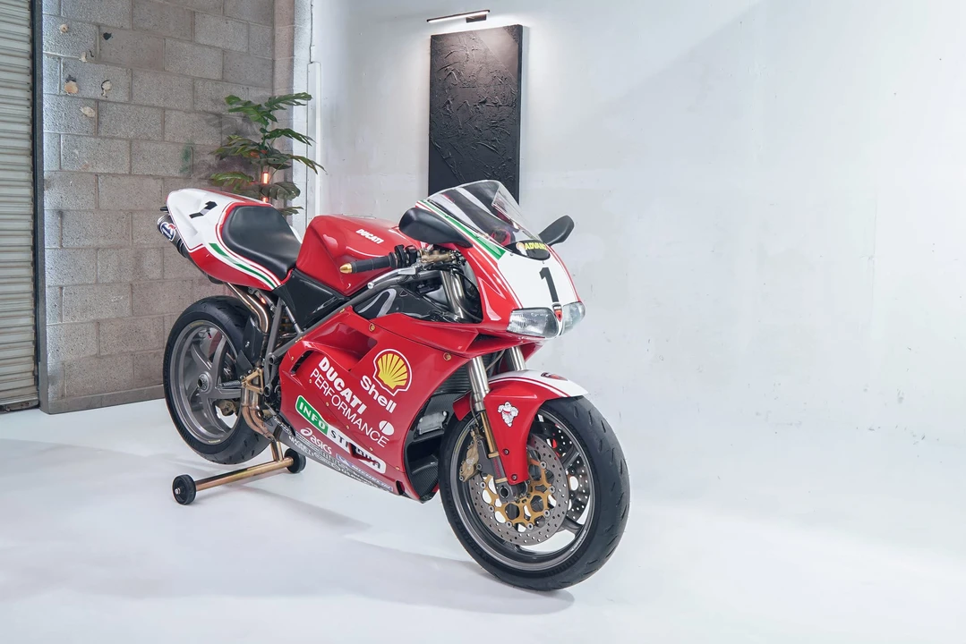 2000 Ducati 748 - Image 3 of 31