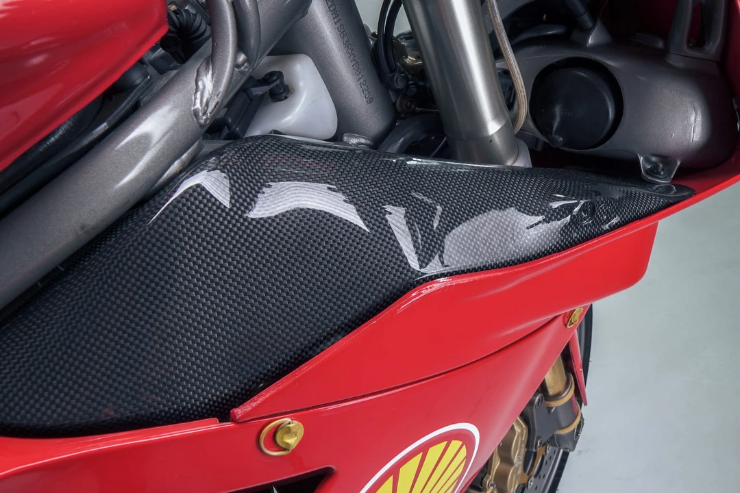 2000 Ducati 748 - Image 30 of 31