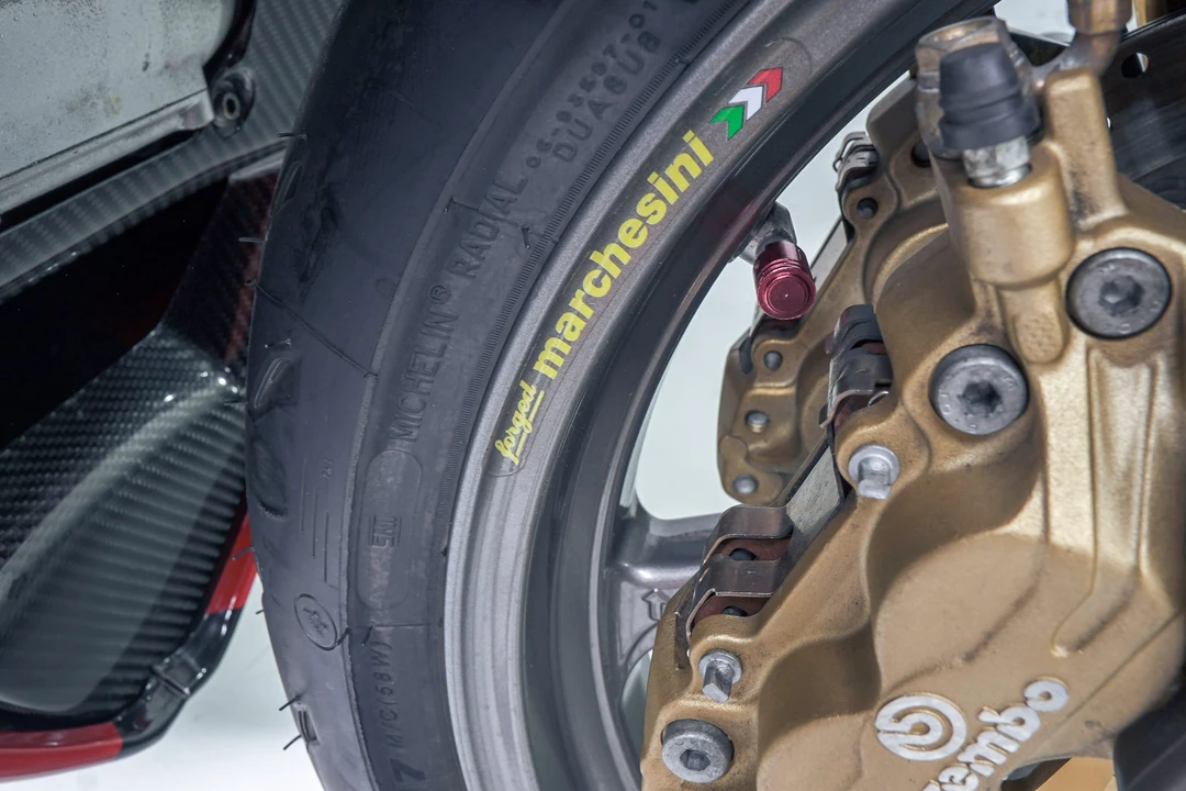 2000 Ducati 748 - Image 15 of 31