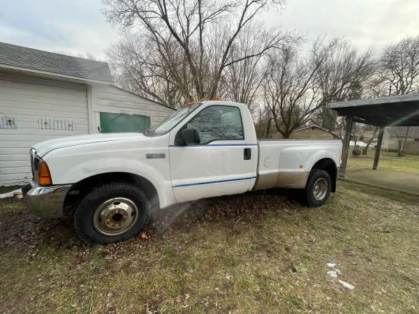 2000 Ford Super Duty 1st Gen - Image 2 of 10