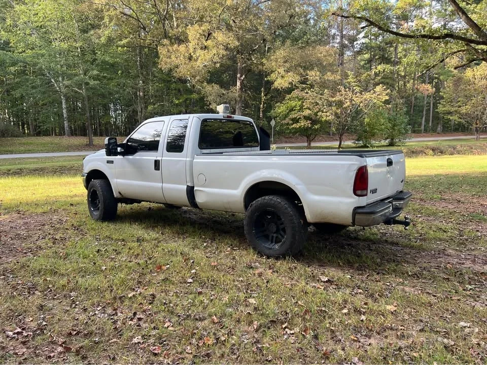 2000 Ford Super Duty 1st Gen - Image 2 of 10
