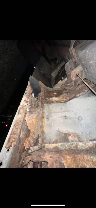 2000 Ford Super Duty 1st Gen - Image 9 of 10