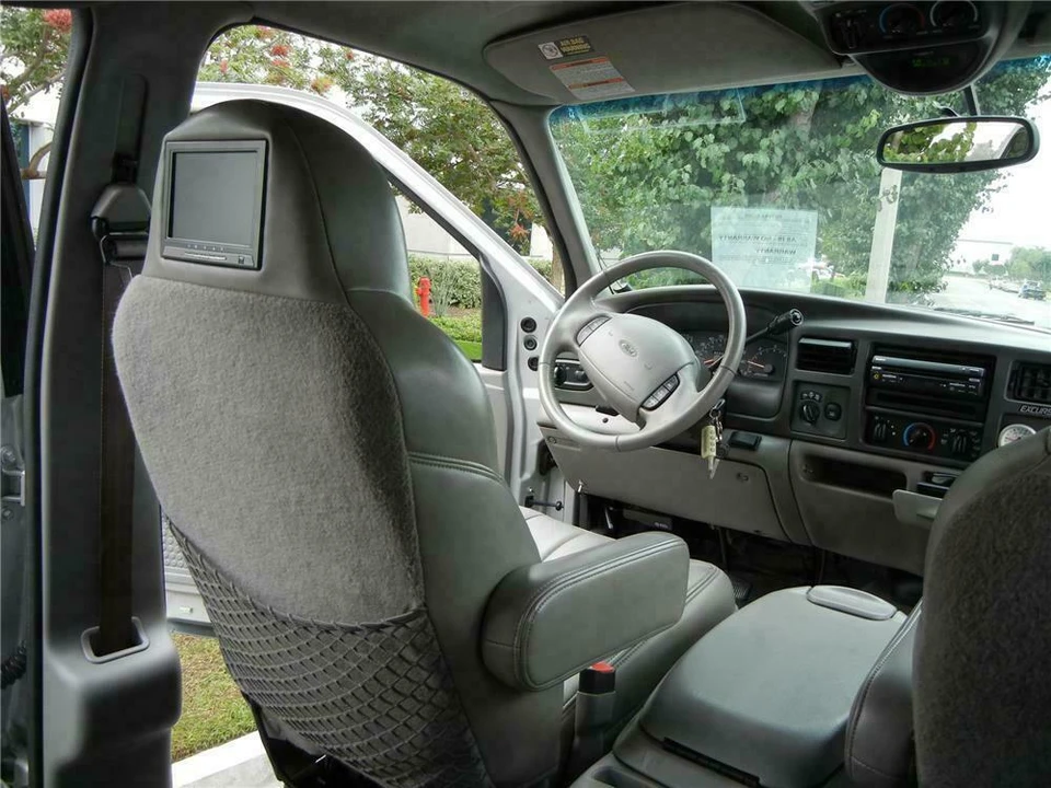 2000 Ford Excursion - Image 3 of 4
