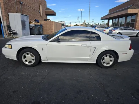 2000 Ford Mustang Base