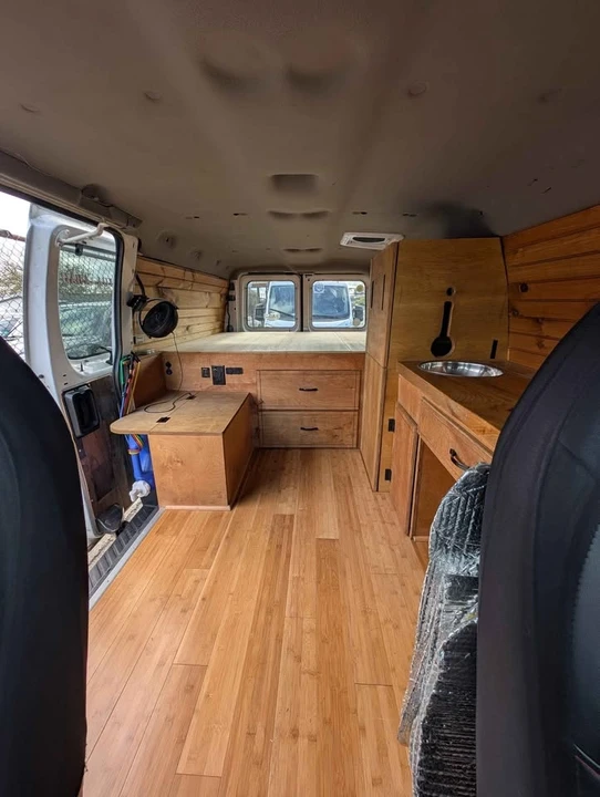 2000 Ford Econoline Van - Image 4 of 5