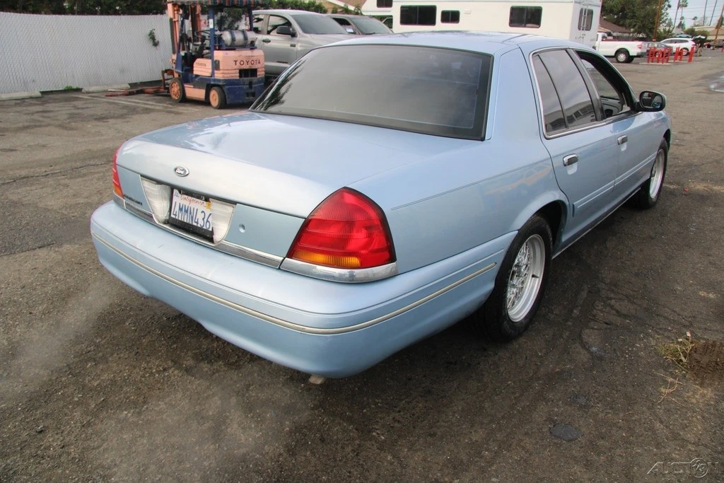 2000 Ford Crown Victoria - Image 7 of 21