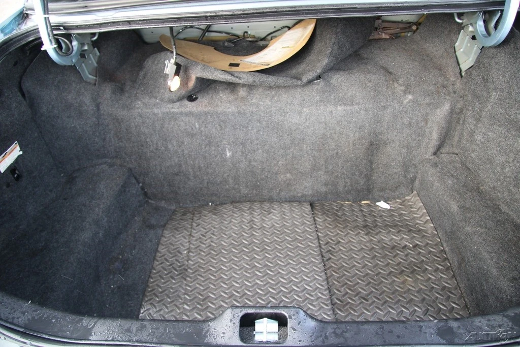 2000 Ford Crown Victoria - Image 20 of 21