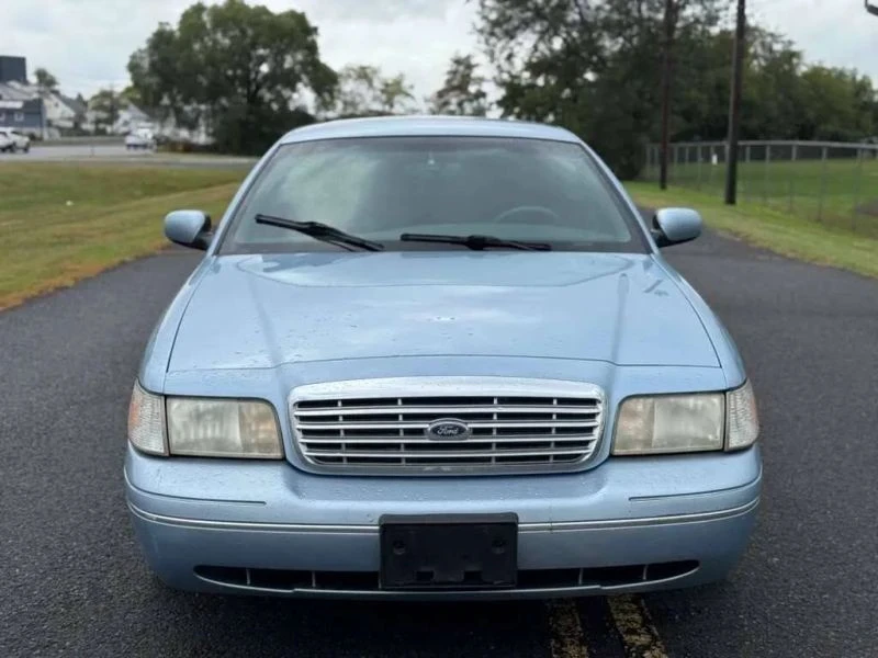 2000 Ford Crown Victoria - Image 2 of 12